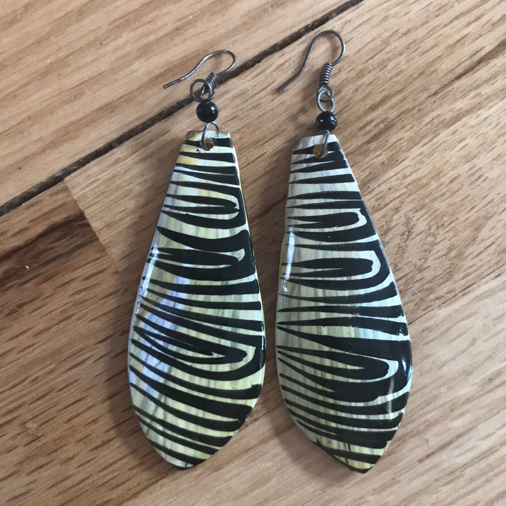 Zebra print earrings 🦓